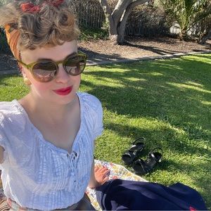 Meet your Posher, Amelia